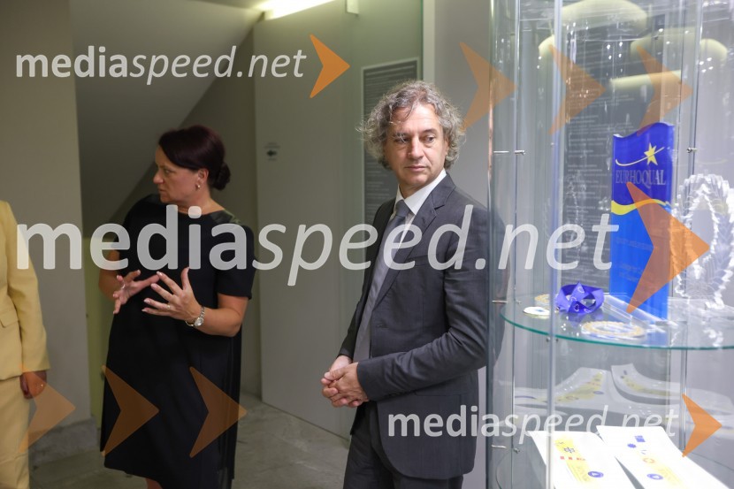 dr. Tanja Angleitner Sagadin, direktorica, VSGT Maribor; dr. Robert Golob, predsednik vlade RSPredsednik vlade dr. Robert Golob na delovnem obisku v Mariboru