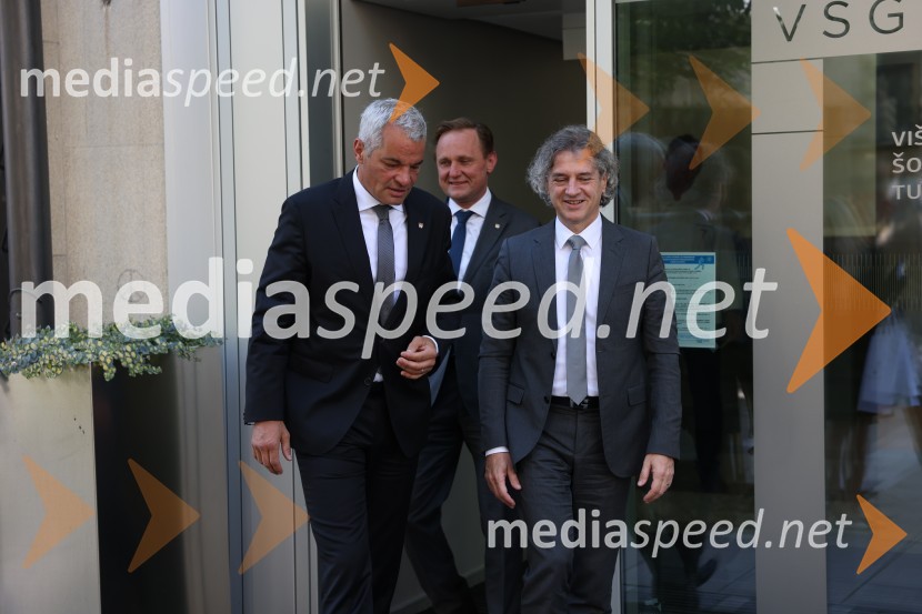  Aleksander Saša Arsenovič, župan, Mestna občina Maribor; dr. Samo Peter Medved,  podžupan, Mestna občina Maribor ; dr. Robert Golob, predsednik vlade RSPredsednik vlade dr. Robert Golob na delovnem obisku v Mariboru