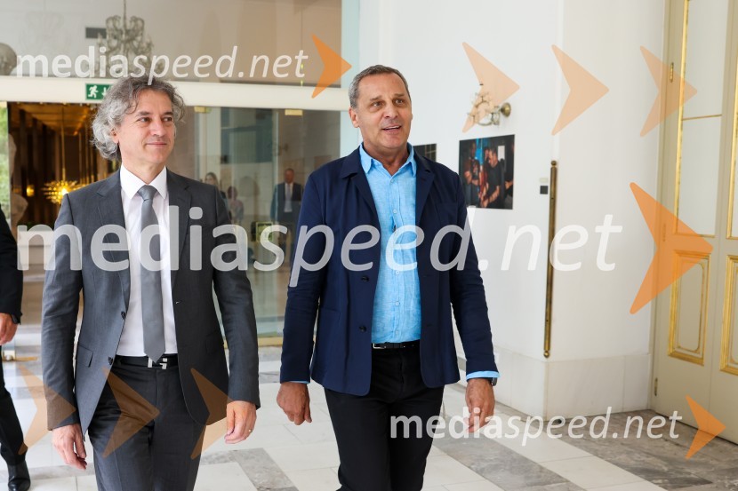 dr. Robert Golob, predsednik vlade RS;  Danilo Rošker, direktor SNG MariborPredsednik vlade dr. Robert Golob na delovnem obisku v Mariboru