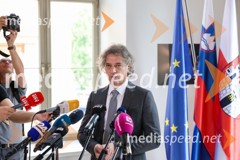 dr. Robert Golob, predsednik vlade RSPredsednik vlade dr. Robert Golob na delovnem obisku v Mariboru