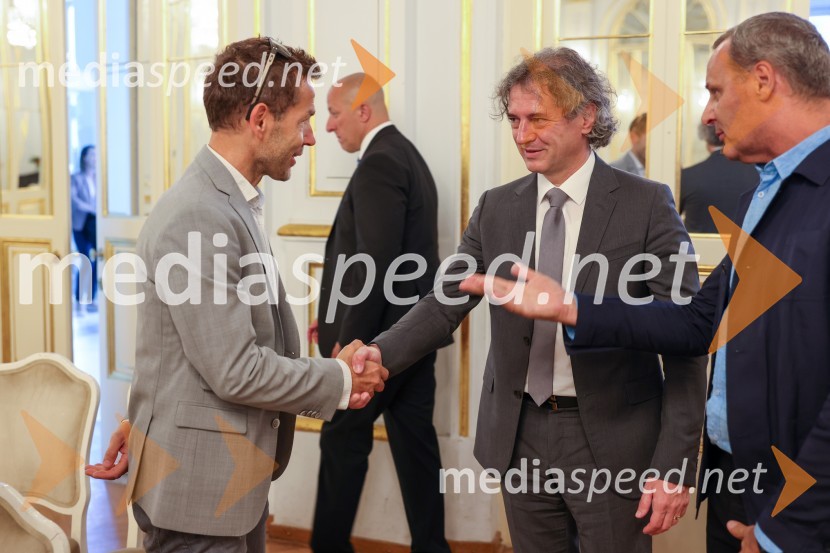  Aleš Novak, umetniški direktor Festival Borštnikovo srečanje; dr. Robert Golob, predsednik vlade RS;  Danilo Rošker, direktor SNG MariborPredsednik vlade dr. Robert Golob na delovnem obisku v Mariboru