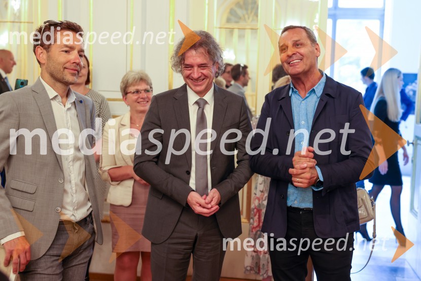  Aleš Novak, umetniški direktor Festival Borštnikovo srečanje;  Irena Šinko, ministrica za kmetijstvo, gozdarstvo in prehrano; dr. Robert Golob, predsednik vlade RS;  Danilo Rošker, direktor SNG MariborPredsednik vlade dr. Robert Golob na delovnem obisku v Mariboru