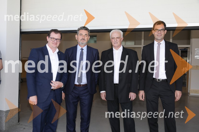  Gregor Korene, Pošta Slovenije;  Damjan Lah, direktor Poslovne enote Pošte Slovenije v Kopru;  ... ;  ... Odprtje nove enote Pošte Slovenije v Portorožu