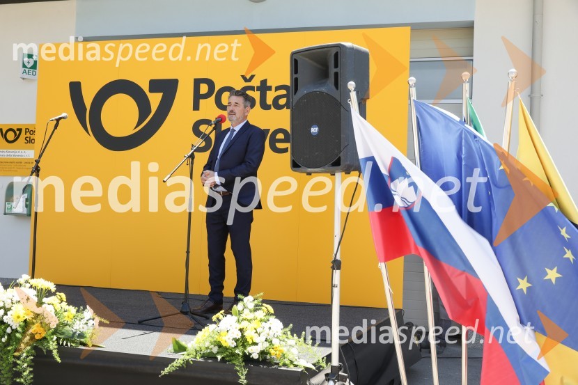  Damjan Lah, direktor Poslovne enote Pošte Slovenije v KopruOdprtje nove enote Pošte Slovenije v Portorožu