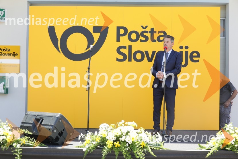  Damjan Lah, direktor Poslovne enote Pošte Slovenije v KopruOdprtje nove enote Pošte Slovenije v Portorožu
