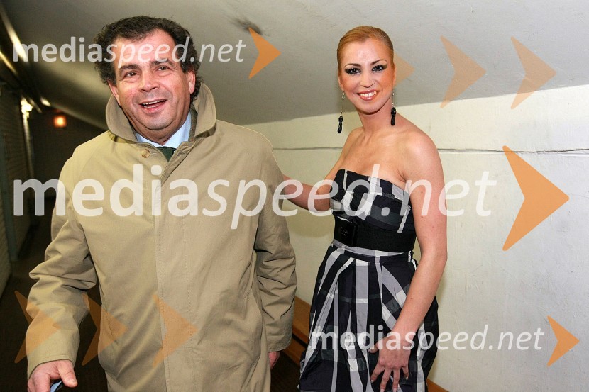 Rajko Kumer, oče Domna Kumra in Petra Pečovnik, pevkaRTV Net praznuje, novoletni koncert