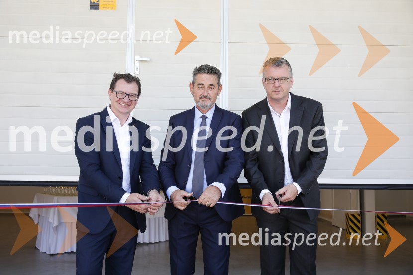  Gregor Korene, Pošta Slovenije;  Damjan Lah, direktor Poslovne enote Pošte Slovenije v Kopru;  Andrej Plajnšek, vodja pošte 6320 PortorožOdprtje nove enote Pošte Slovenije v Portorožu