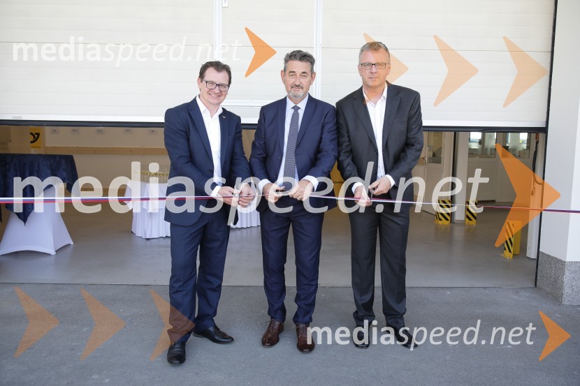  Gregor Korene, Pošta Slovenije;  Damjan Lah, direktor Poslovne enote Pošte Slovenije v Kopru;  Andrej Plajnšek, vodja pošte 6320 PortorožOdprtje nove enote Pošte Slovenije v Portorožu