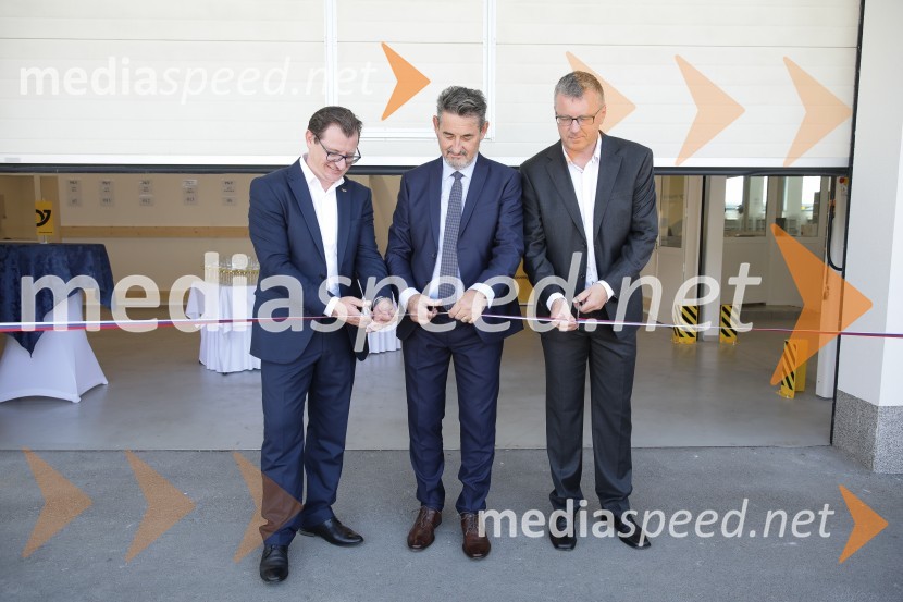  Gregor Korene, Pošta Slovenije;  Damjan Lah, direktor Poslovne enote Pošte Slovenije v Kopru;  Andrej Plajnšek, vodja pošte 6320 PortorožOdprtje nove enote Pošte Slovenije v Portorožu