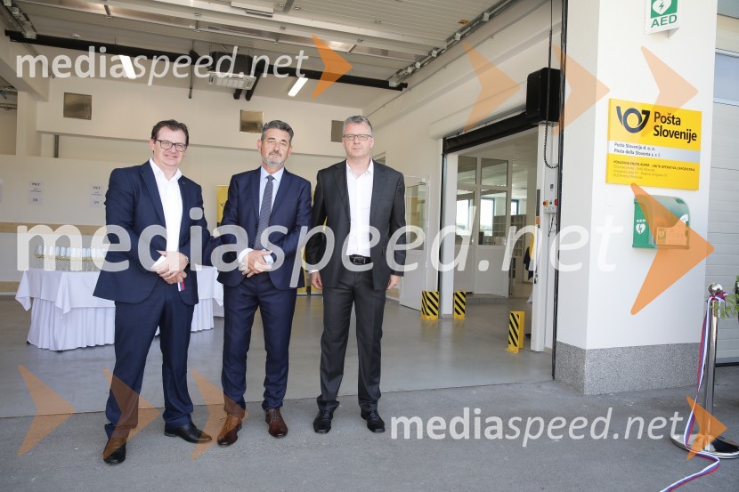  Gregor Korene, Pošta Slovenije;  Damjan Lah, direktor Poslovne enote Pošte Slovenije v Kopru;  Andrej Plajnšek, vodja pošte 6320 PortorožOdprtje nove enote Pošte Slovenije v Portorožu