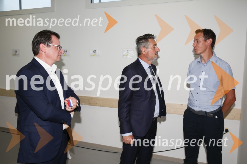  Gregor Korene, Pošta Slovenije;  Damjan Lah, direktor Poslovne enote Pošte Slovenije v Kopru;  ... Odprtje nove enote Pošte Slovenije v Portorožu