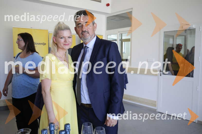  ... ;  Damjan Lah, direktor Poslovne enote Pošte Slovenije v KopruOdprtje nove enote Pošte Slovenije v Portorožu