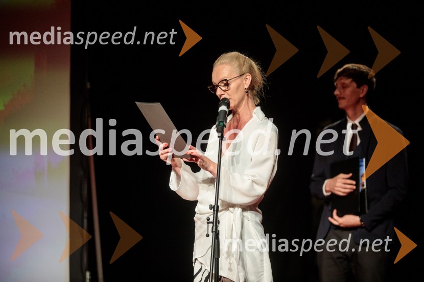  Rosana Hribar, plesalka, predstojnica sodobne katedre Akademije za plesFilmski festival Krafft 2022, otvoritev