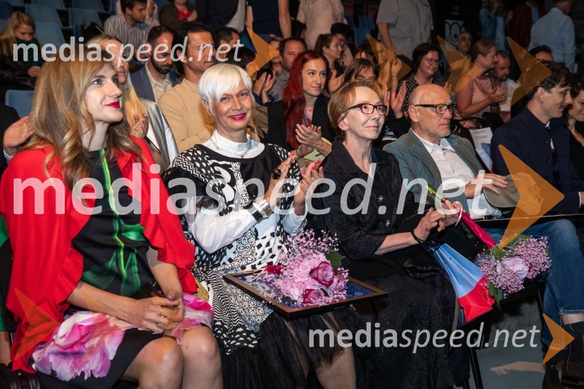  Tereza Poljanič, voditeljica oddaje Zdravo, lastnica blagovne znamke Tereza's Choice;  Barbra Drnač, plesalka;  Silva Čušin Povše, dramska igralka;  ... Filmski festival Krafft 2022, otvoritev