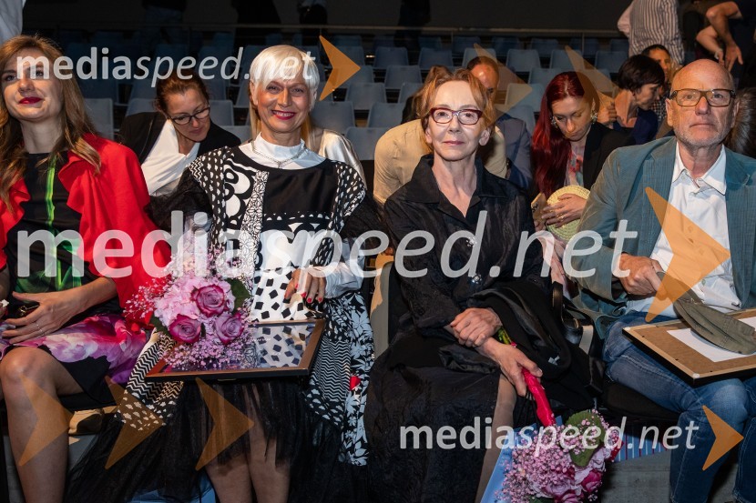  Tereza Poljanič, voditeljica oddaje Zdravo, lastnica blagovne znamke Tereza's Choice;  Barbra Drnač, plesalka;  Silva Čušin Povše, dramska igralka;  ... Filmski festival Krafft 2022, otvoritev