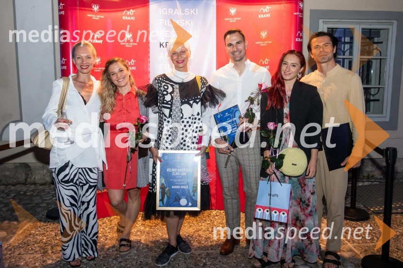  Rosana Hribar, plesalka, predstojnica sodobne katedre Akademije za ples;  Lucija Velkavrh, plesalka, koreografinja;  Barbra Drnač, plesalka;  Matevž Česen, poklicni plesalec, koreograf, trener športnega plesa, plesni sodnik ;  Nastja Bremec Rynia, koreografinja, MN dance Company;  Michal Rynia, koreograf, MN dance CompanyFilmski festival Krafft 2022, otvoritev