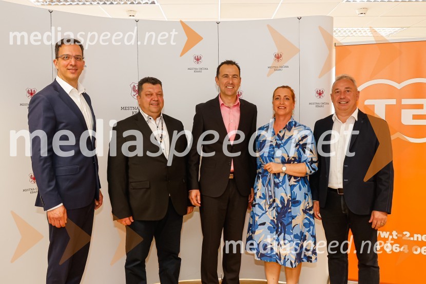  ... ;  ... ;  Jure Valjavec, T-2;  ... ;  ... Novinarska konferenca MO Kranj ob podpisu pogodbe za vzpostavitev digitalne platforme