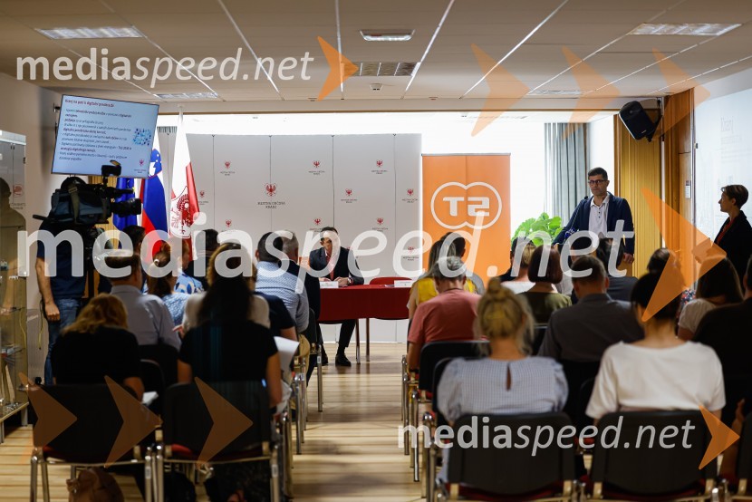 Novinarska konferenca MO Kranj ob podpisu pogodbe za vzpostavitev digitalne platforme