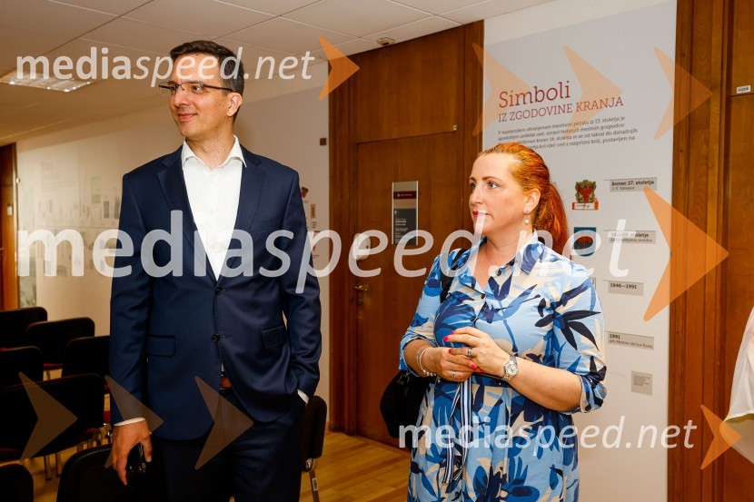 Novinarska konferenca MO Kranj ob podpisu pogodbe za vzpostavitev digitalne platforme