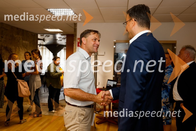 Novinarska konferenca MO Kranj ob podpisu pogodbe za vzpostavitev digitalne platforme