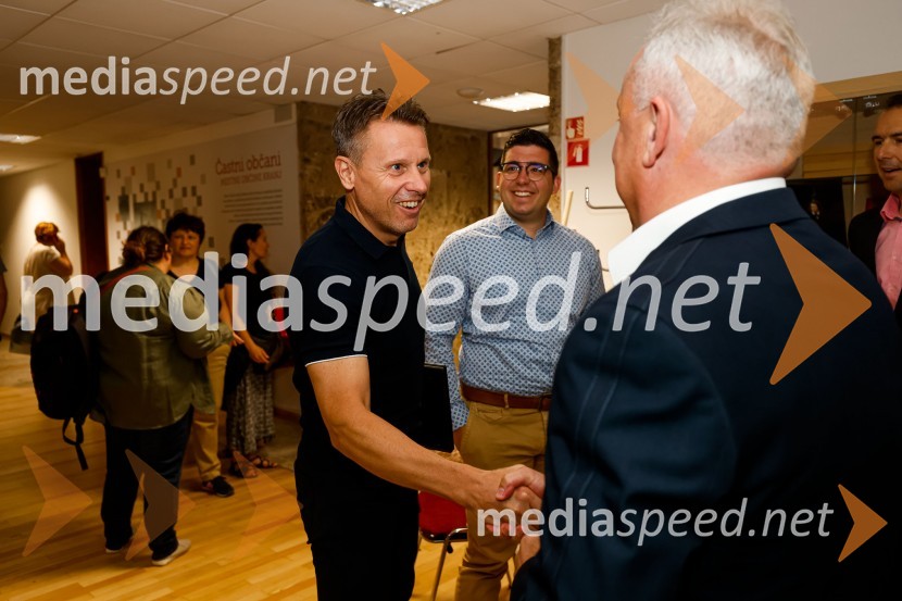 Novinarska konferenca MO Kranj ob podpisu pogodbe za vzpostavitev digitalne platforme