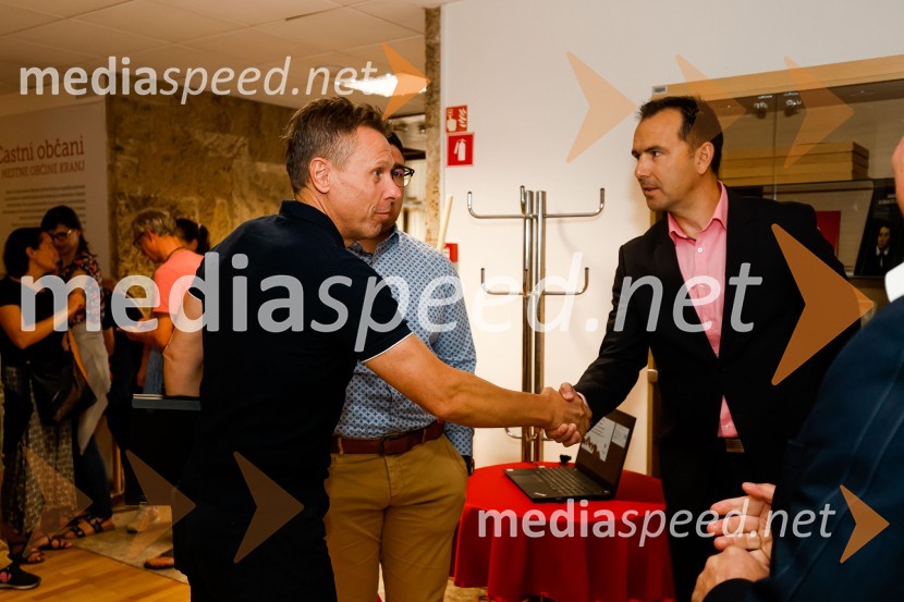  ... ;  Jure Valjavec, T-2Novinarska konferenca MO Kranj ob podpisu pogodbe za vzpostavitev digitalne platforme