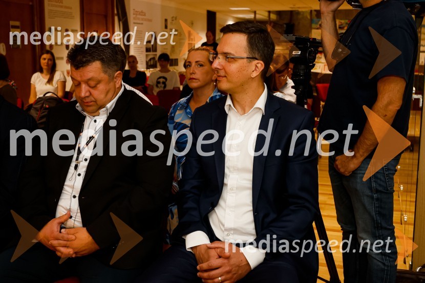 Novinarska konferenca MO Kranj ob podpisu pogodbe za vzpostavitev digitalne platforme