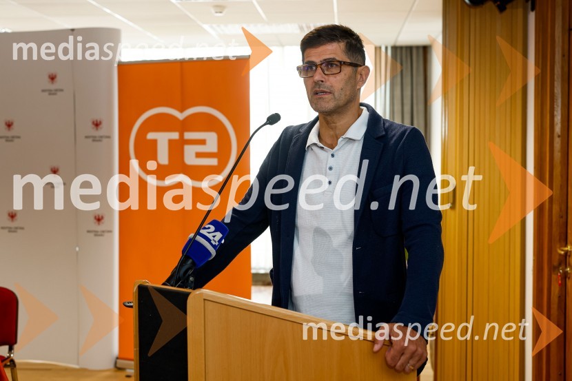  Matjaž Rakovec, župan Mestne občine KranjNovinarska konferenca MO Kranj ob podpisu pogodbe za vzpostavitev digitalne platforme