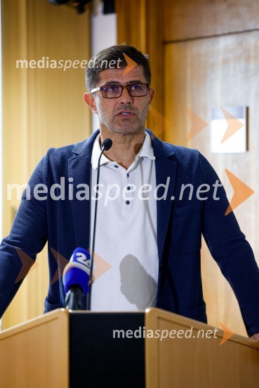  Matjaž Rakovec, župan Mestne občine KranjNovinarska konferenca MO Kranj ob podpisu pogodbe za vzpostavitev digitalne platforme