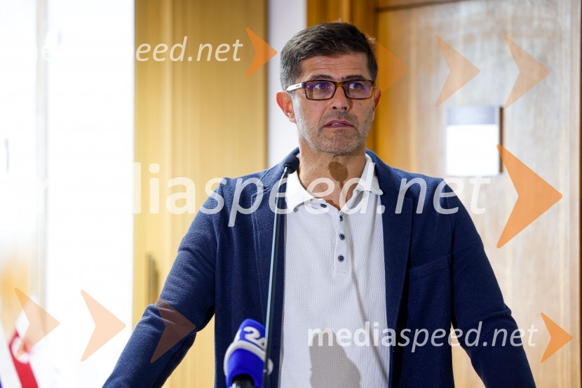  Matjaž Rakovec, župan Mestne občine KranjNovinarska konferenca MO Kranj ob podpisu pogodbe za vzpostavitev digitalne platforme