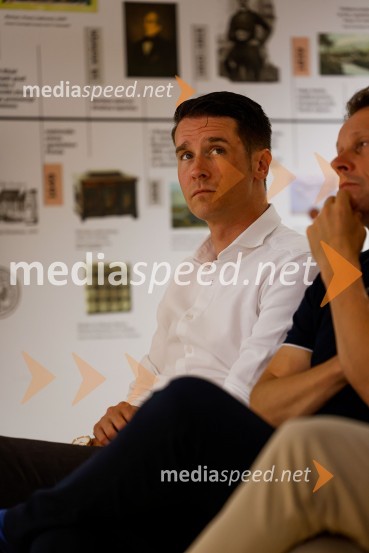 Novinarska konferenca MO Kranj ob podpisu pogodbe za vzpostavitev digitalne platforme