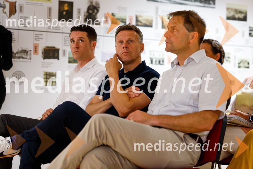 Novinarska konferenca MO Kranj ob podpisu pogodbe za vzpostavitev digitalne platforme