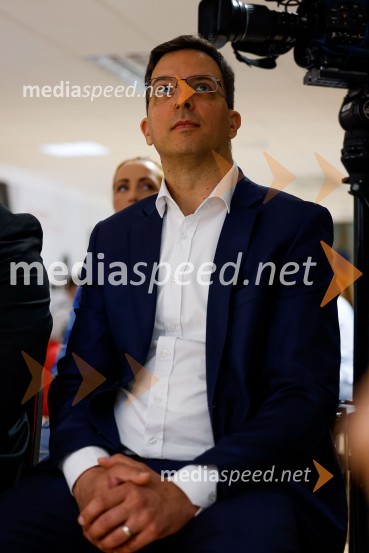 Novinarska konferenca MO Kranj ob podpisu pogodbe za vzpostavitev digitalne platforme