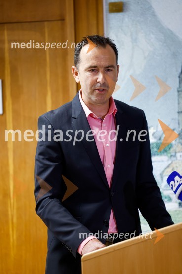  Jure Valjavec, T-2Novinarska konferenca MO Kranj ob podpisu pogodbe za vzpostavitev digitalne platforme