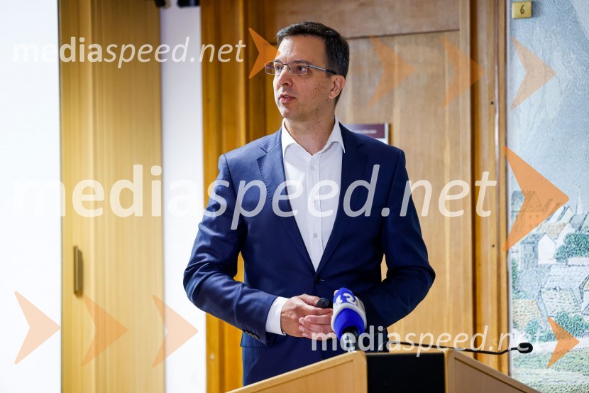 Novinarska konferenca MO Kranj ob podpisu pogodbe za vzpostavitev digitalne platforme