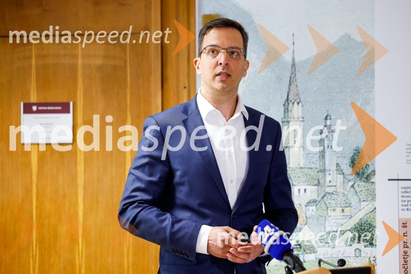 Novinarska konferenca MO Kranj ob podpisu pogodbe za vzpostavitev digitalne platforme