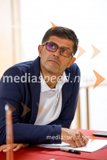  Matjaž Rakovec, župan Mestne občine KranjNovinarska konferenca MO Kranj ob podpisu pogodbe za vzpostavitev digitalne platforme