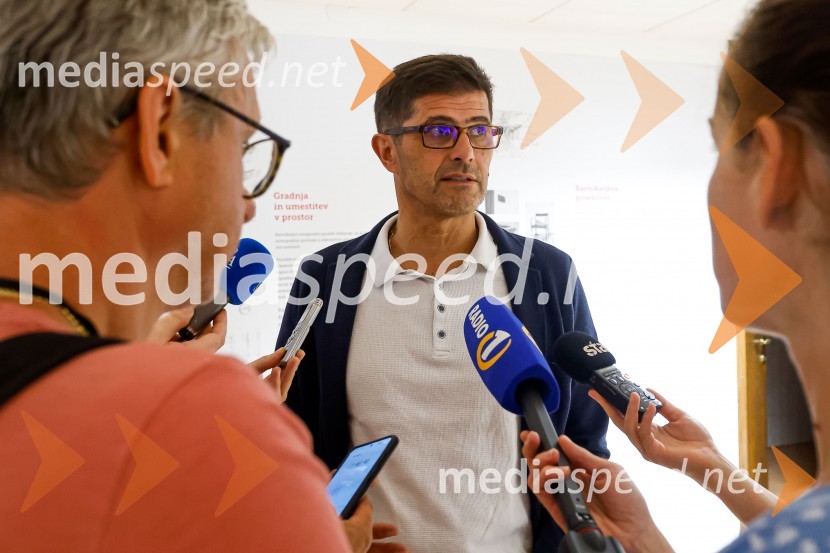  Matjaž Rakovec, župan Mestne občine KranjNovinarska konferenca MO Kranj ob podpisu pogodbe za vzpostavitev digitalne platforme