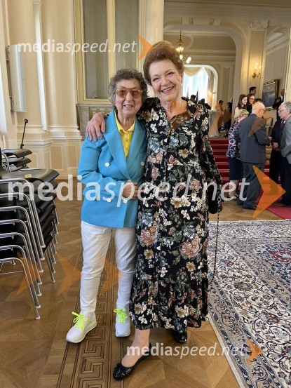  Dragica Petrovič, režiserka in producentka;  Elza Budau, slovenska tekstopiska, pesnica in pisateljicaPredsednik Pahor odlikoval Elzo Budau, Edwarda Cluga in Ervina Hartmana