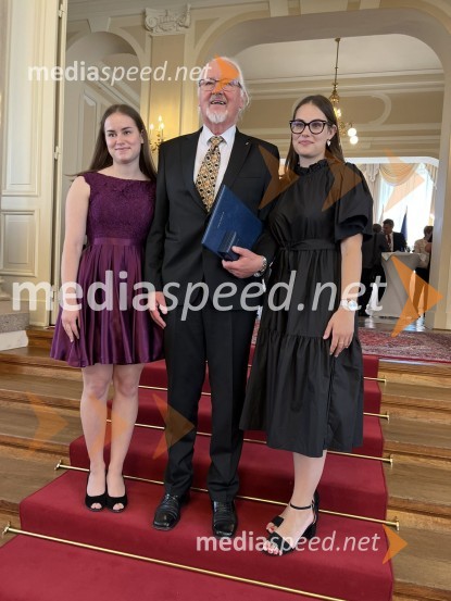  ... ;  Ervin Hartman, dirigent;  ... Predsednik Pahor odlikoval Elzo Budau, Edwarda Cluga in Ervina Hartmana