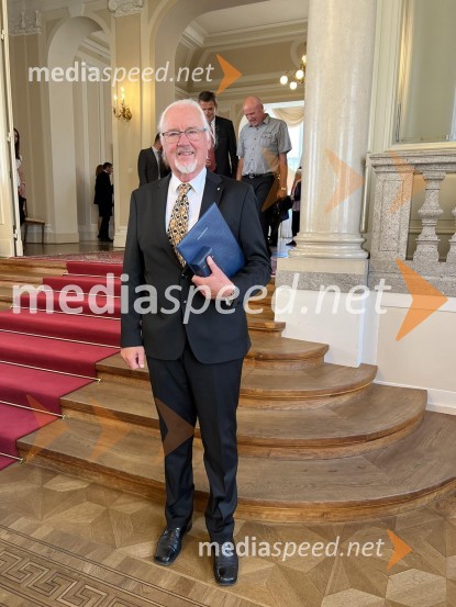  Ervin Hartman, dirigentPredsednik Pahor odlikoval Elzo Budau, Edwarda Cluga in Ervina Hartmana