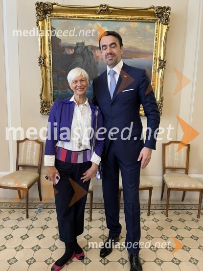  Barbra Drnač, plesalka;  ... Predsednik Pahor odlikoval Elzo Budau, Edwarda Cluga in Ervina Hartmana