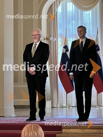  Ervin Hartman, dirigent;  Borut Pahor, predsednik Republike SlovenijePredsednik Pahor odlikoval Elzo Budau, Edwarda Cluga in Ervina Hartmana