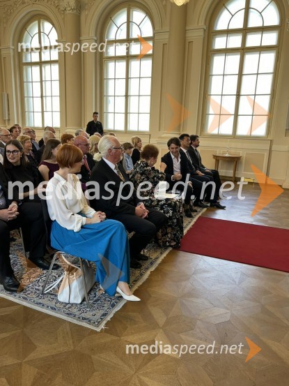 dr. Asta Vrečko, ministrica za kulturo;  Ervin Hartman, dirigent;  Elza Budau, slovenska tekstopiska, pesnica in pisateljica;  Edward Clug, umetniški direktor, Balet SNG MariborPredsednik Pahor odlikoval Elzo Budau, Edwarda Cluga in Ervina Hartmana