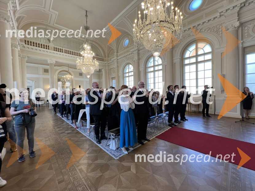 Predsednik Pahor odlikoval Elzo Budau, Edwarda Cluga in Ervina Hartmana