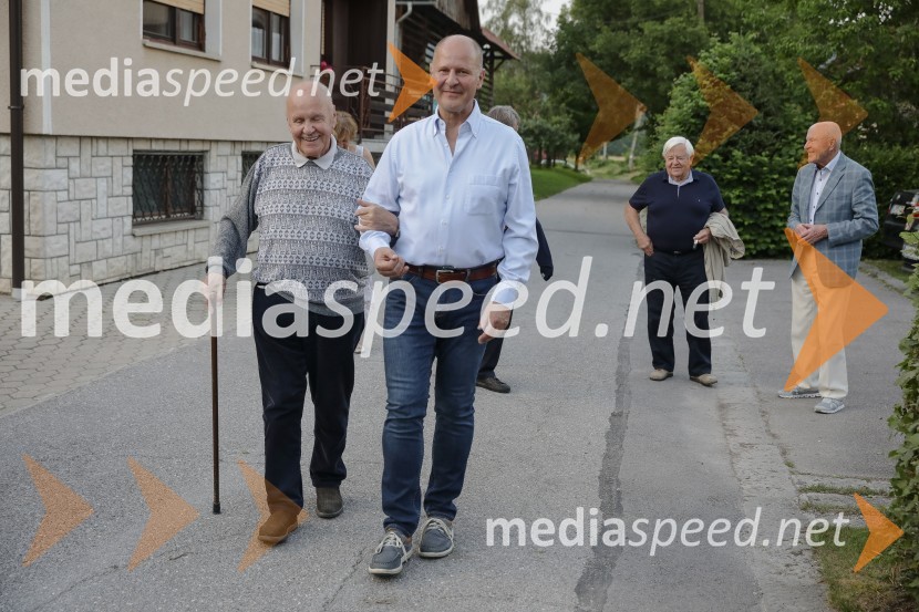  ... ;  Staš Škrabec, Riko d.o.o.Urška Klakočar Zupančič v pogovoru z Darjo Groznik, na Škrabčevi domačiji