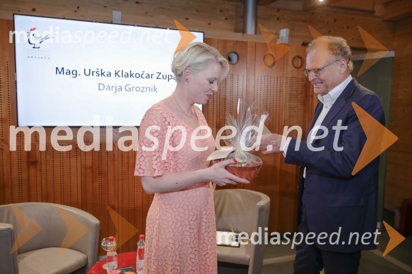 mag. Urška Klakočar Zupančič, predsednica Državnega zbora RS, podpredsednica Gibanja Svoboda;  Janez  Škrabec, direktor Riko d.o.o., predsednik Slovensko-ruskega poslovnega svetaUrška Klakočar Zupančič v pogovoru z Darjo Groznik, na Škrabčevi domačiji