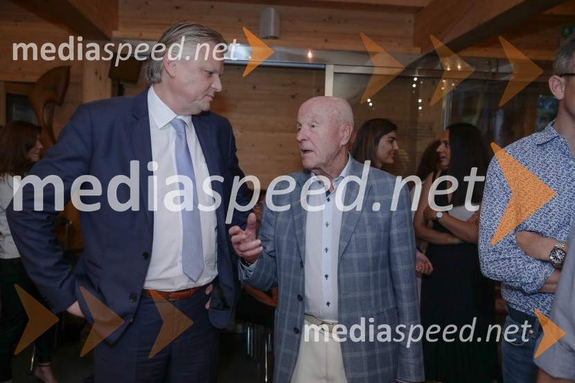  Jurček Žmavc, Spirit;  Stanislav  Škrabec, nekdanji direktor, Riko RibnicaUrška Klakočar Zupančič v pogovoru z Darjo Groznik, na Škrabčevi domačiji