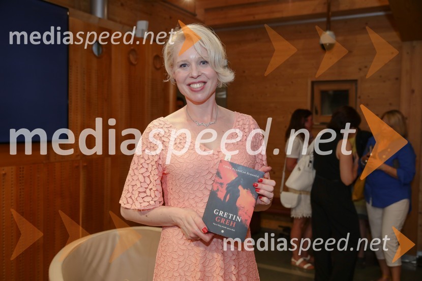 mag. Urška Klakočar Zupančič, predsednica Državnega zbora RS, podpredsednica Gibanja SvobodaUrška Klakočar Zupančič v pogovoru z Darjo Groznik, na Škrabčevi domačiji