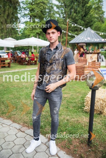 Lady piknik pod klobuki 2022